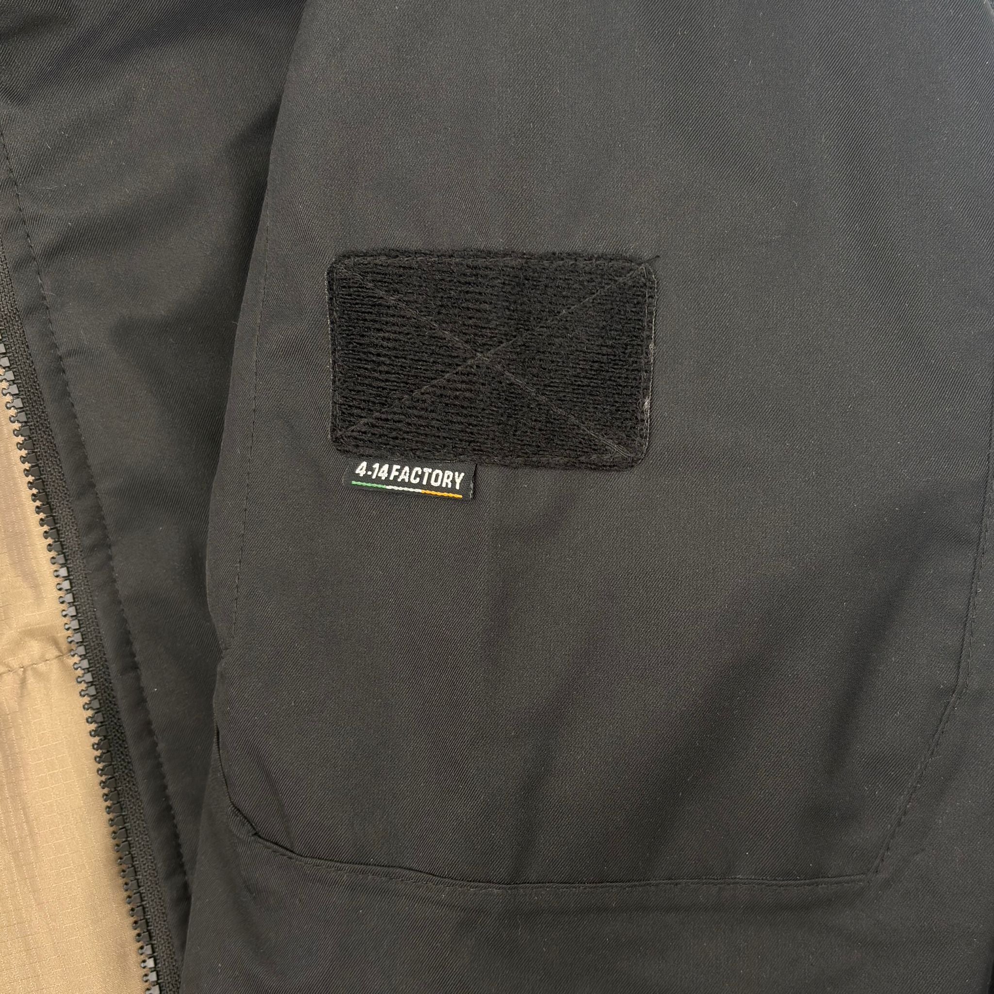 4-14 REVO Jacket - Black/Ranger Green - Image 17