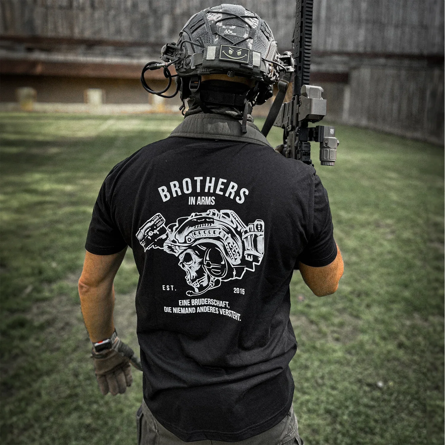 Brothers In Arms - TEAM T-SHIRT - Black - Image 3