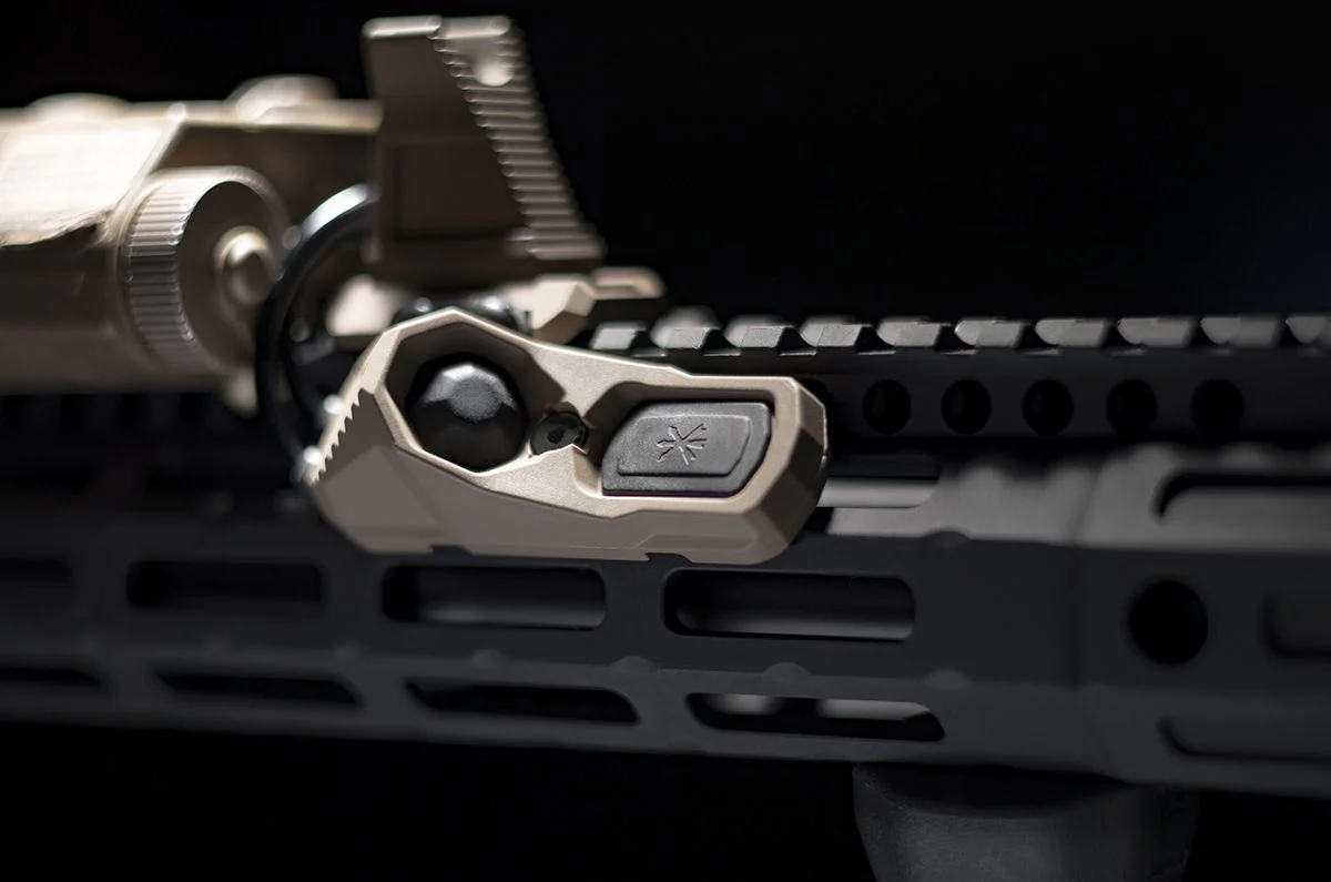 UNITY™ - AXON™ M-LOK® Mounting Kit - FDE - Image 2